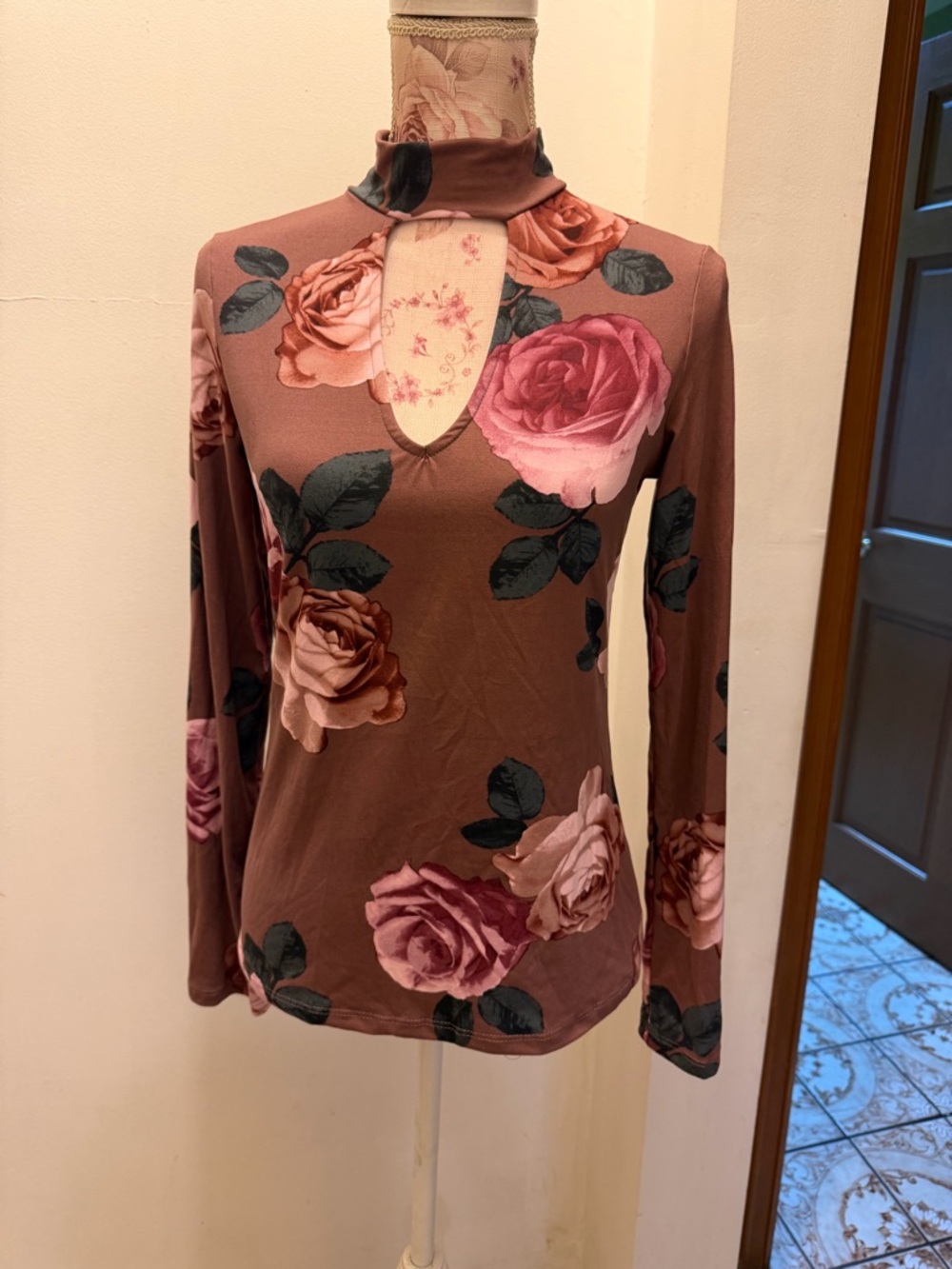 Polly & Esther Mauve Rose Print Keyhole Mock Neck Long Sleeve Top
